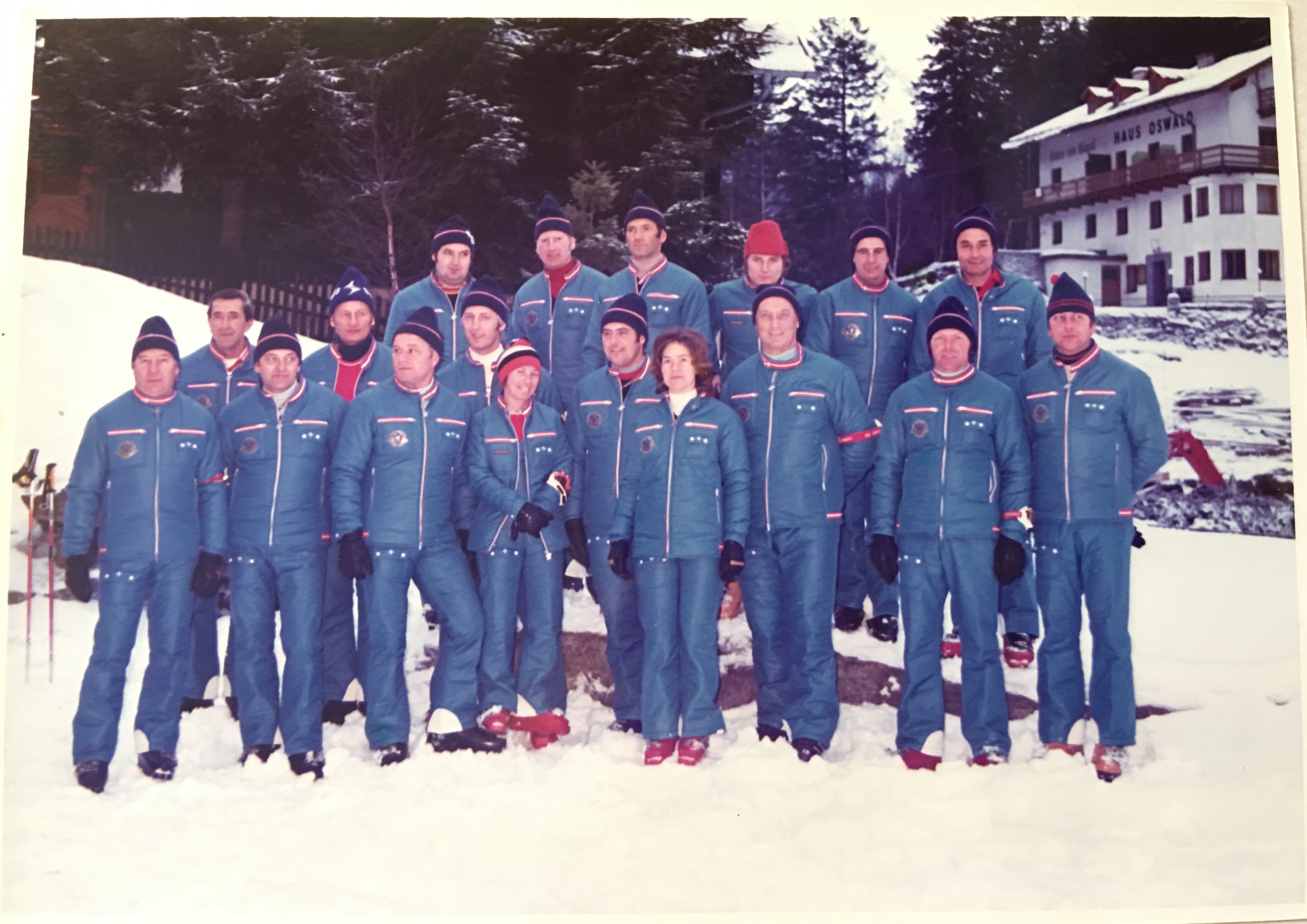 Herta im Kreise der BBSV Lehrwarte bei Einfahrkurs in Bad Gastein (1975)