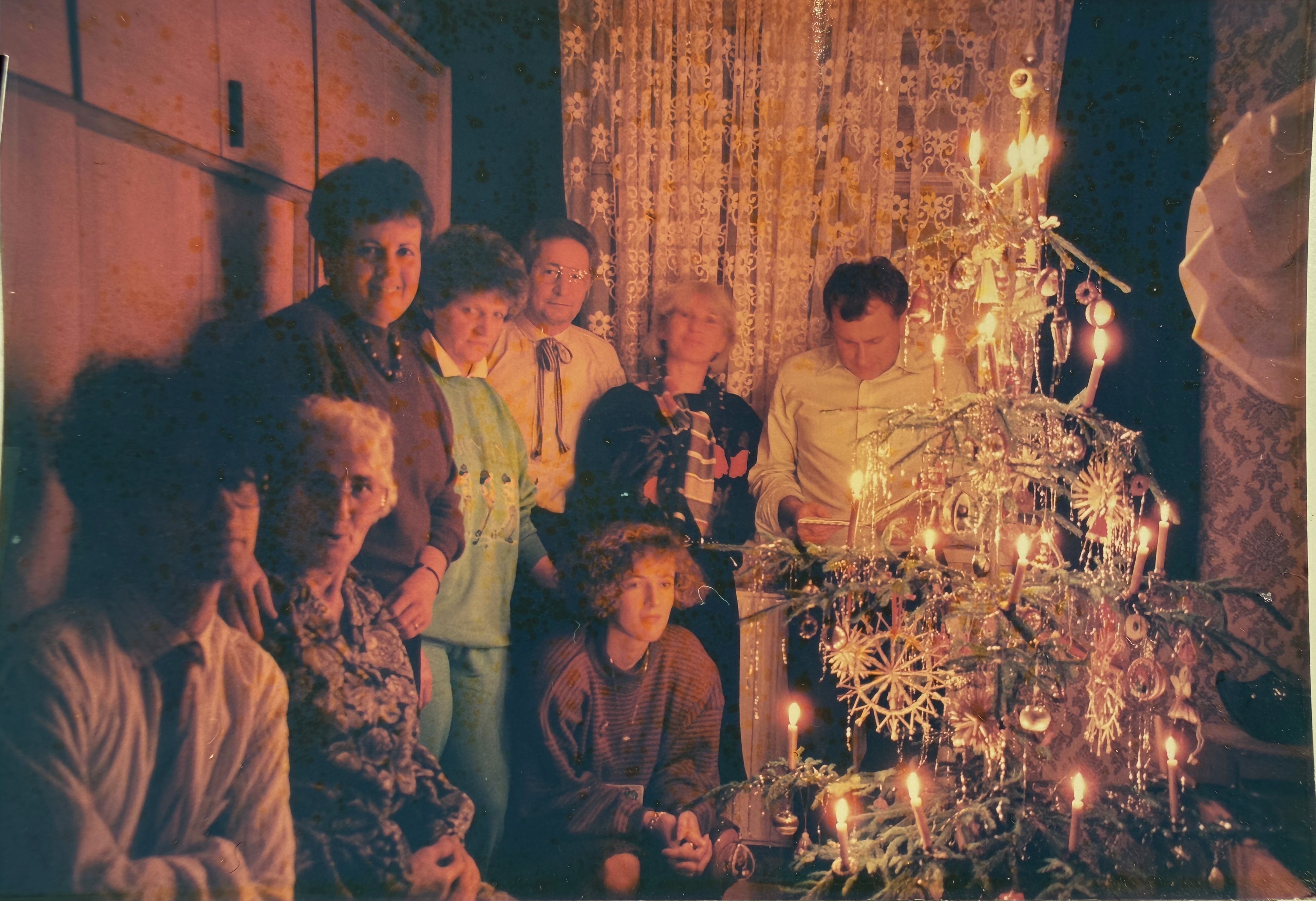 Weihnachten in der Wohnung Omas in der Leonfeldnerstrasse 114b (1988)