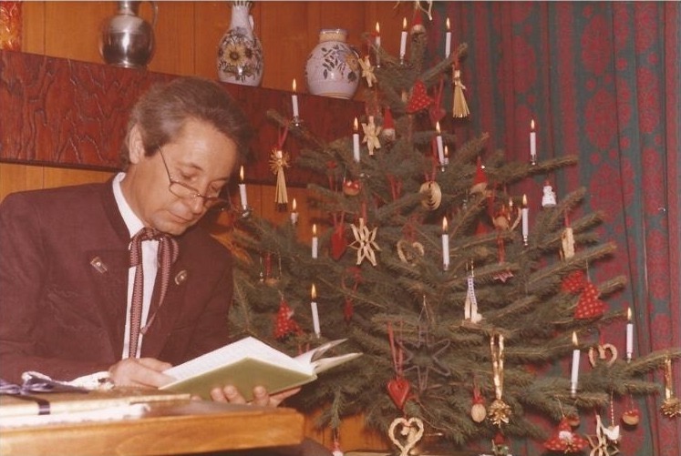 Erwin liest aus seiner Weihnachtsgeschichte